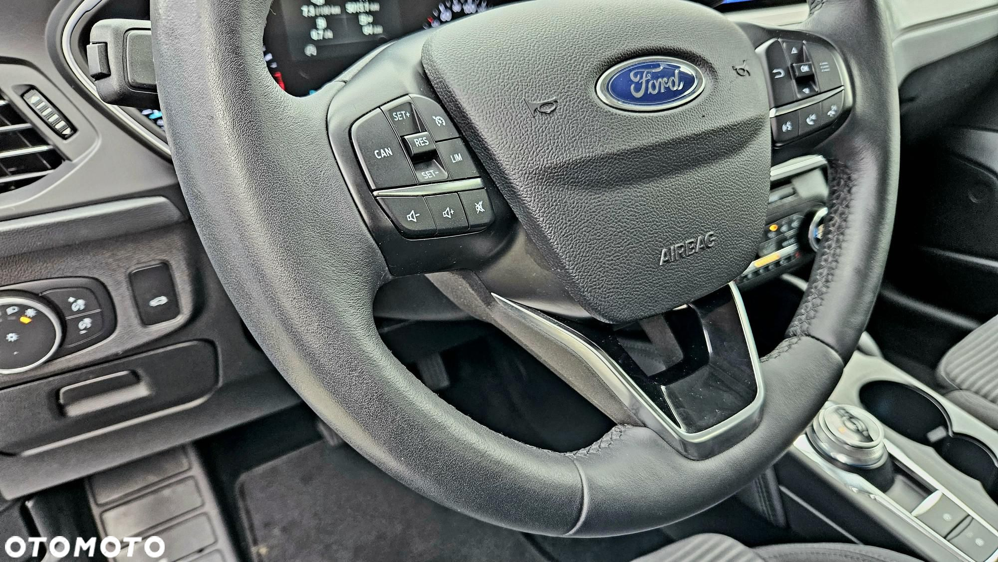 Ford Focus - 34