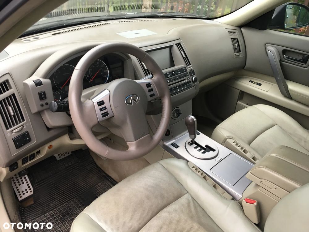 Infiniti FX - 4