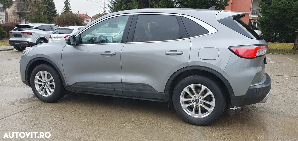 Ford Kuga 1.5 EcoBoost 2x4 Titanium - 5