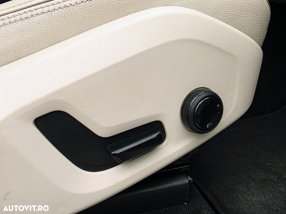 Volvo XC 60 D4 AWD Momentum - 16