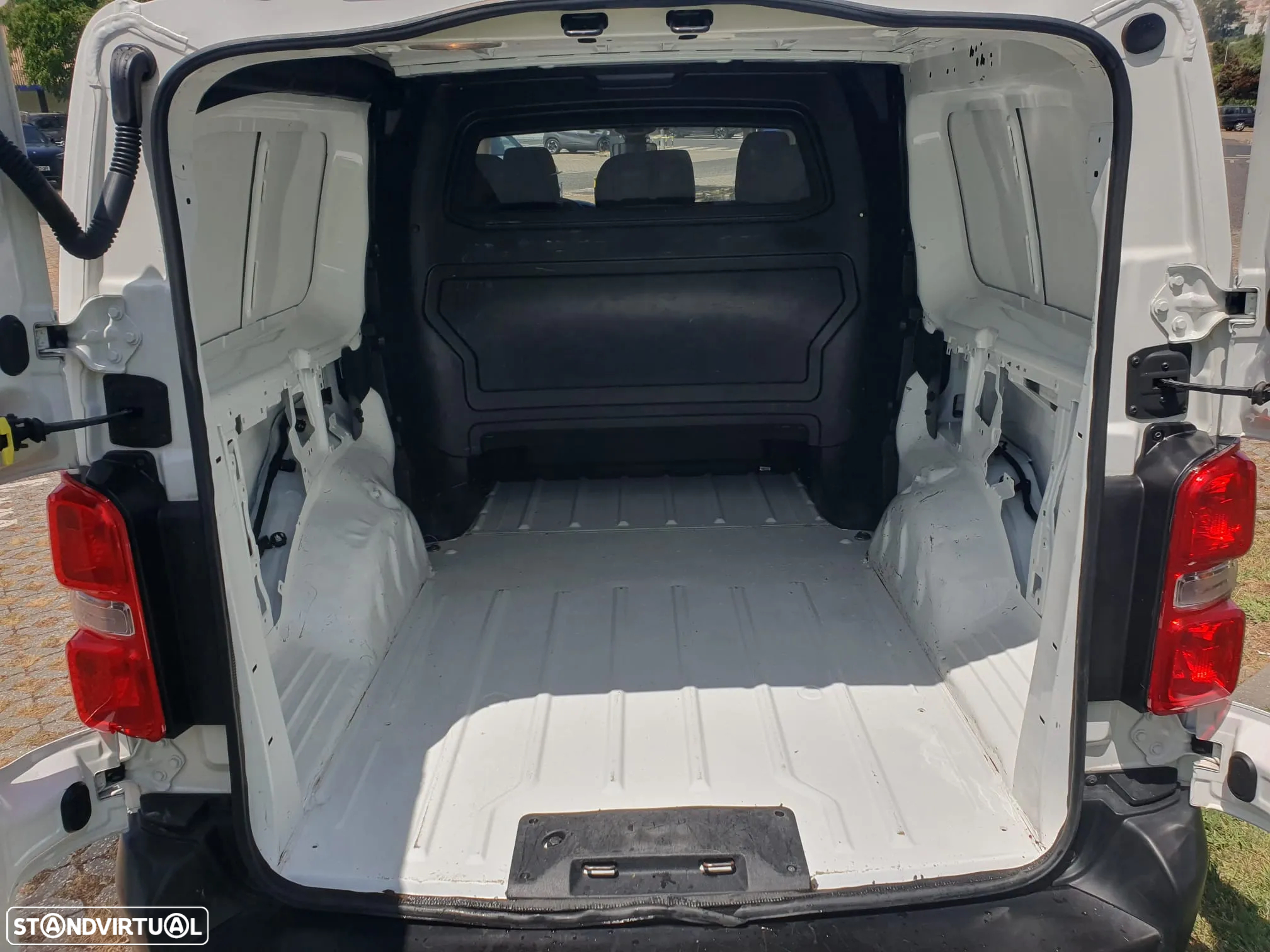 Peugeot Expert 2.0 L3H1 - 6 Lug LONGA - 7