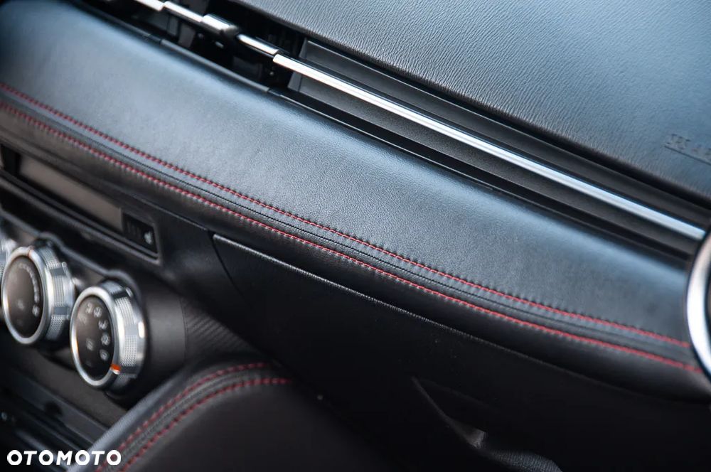 Mazda 2 SKYACTIV-D 105 Exclusive-Line - 39