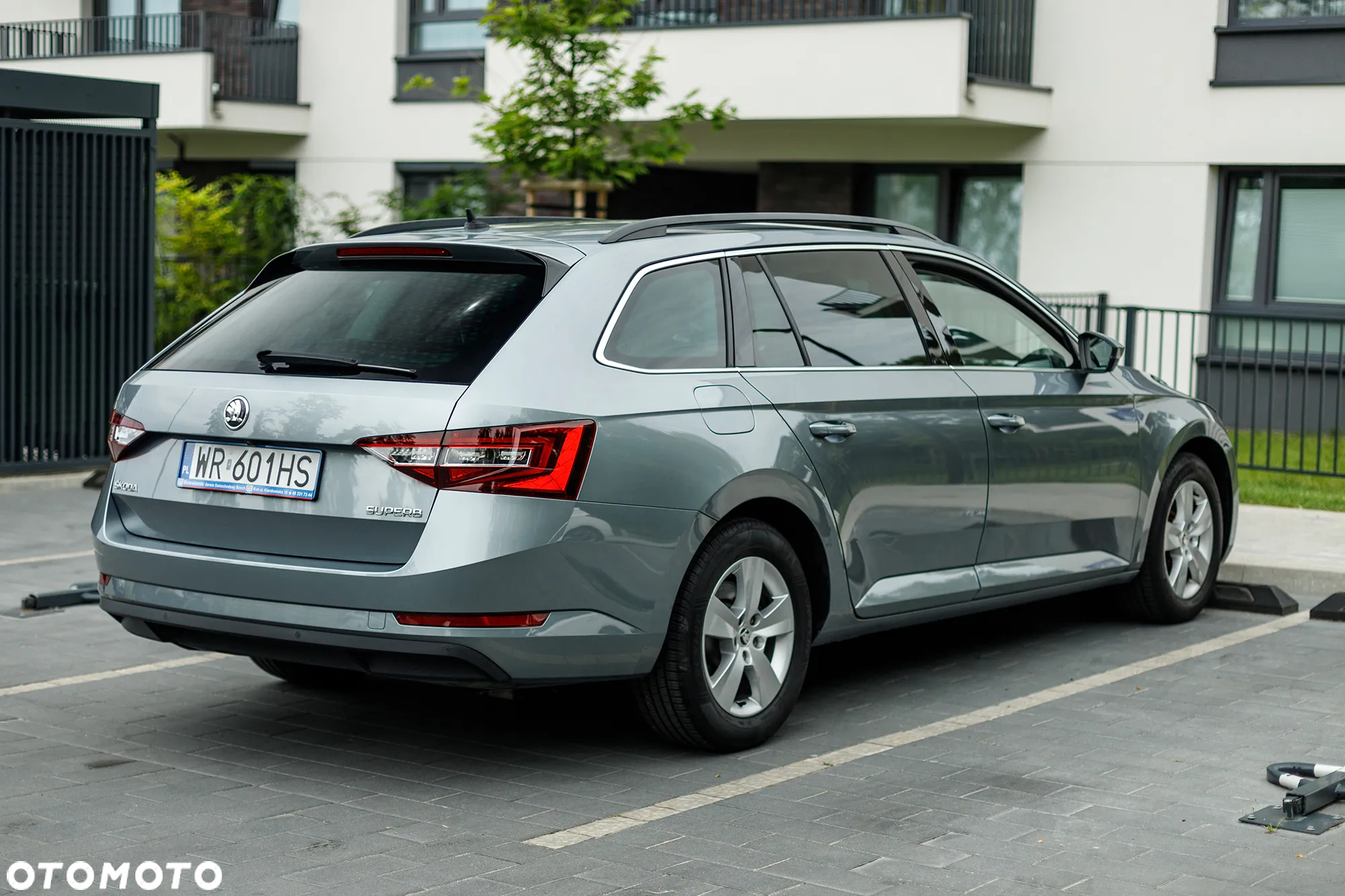 Skoda Superb 2.0 TDI Sportline - 13