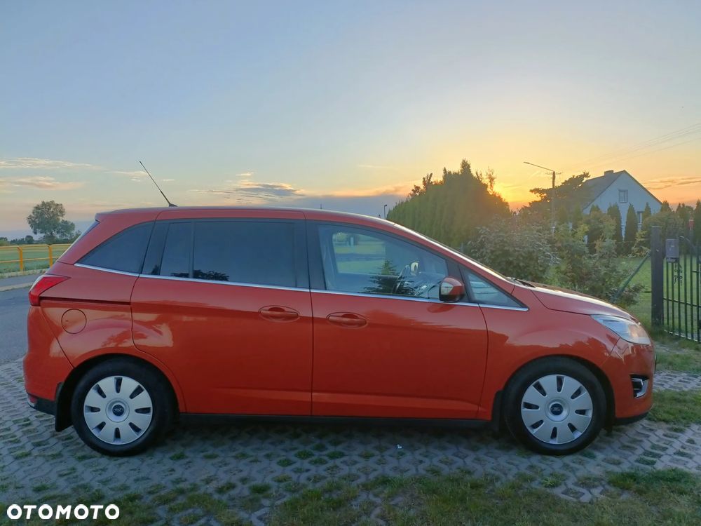 Ford Grand C-MAX - 9