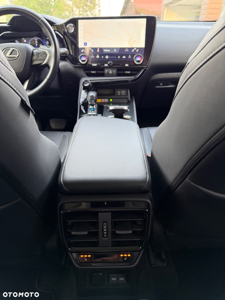 Lexus NX 450h+ Prestige AWD - 29