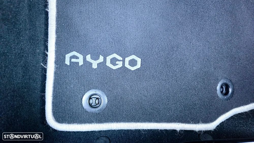 Toyota Aygo 1.0 X-Clusiv - 24