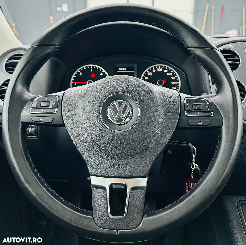 Volkswagen Tiguan 2.0 TDI SCR BlueMotion Technology Sport & Style - 31