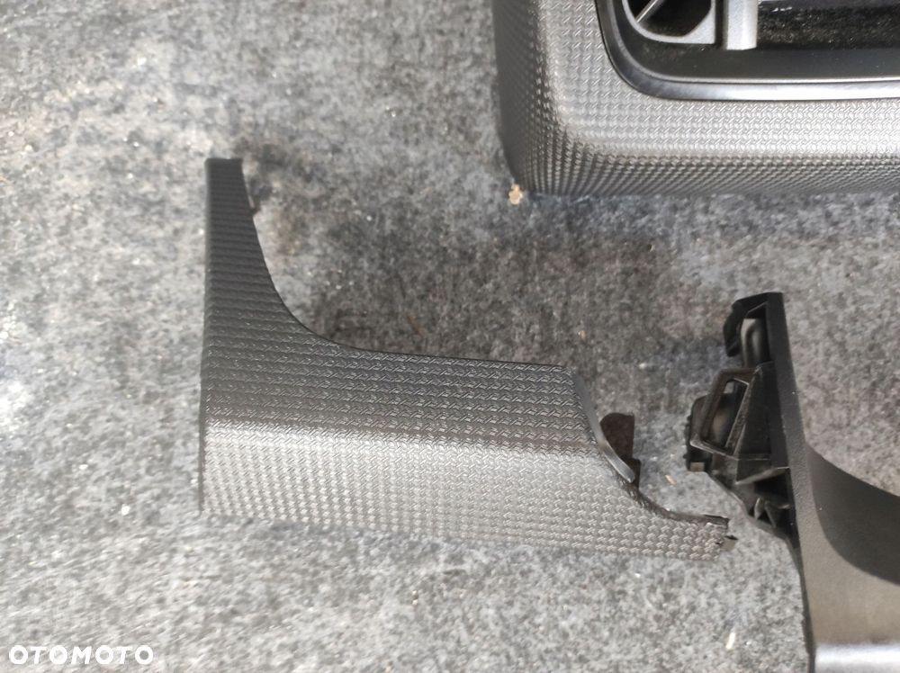 listwa dekor kratka nawiewu deski konsoli renault kangoo iv 4 - 6