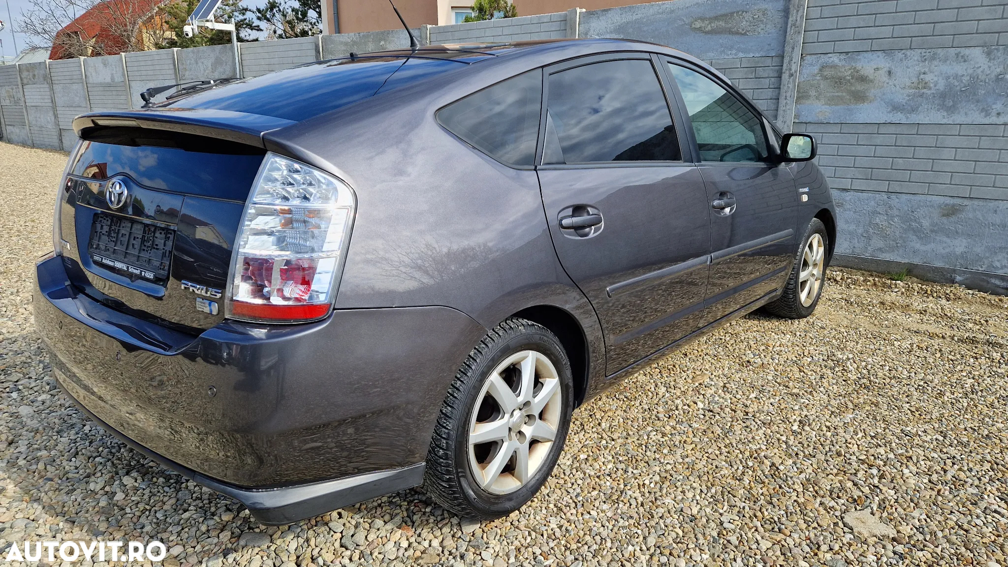 Toyota Prius - 16