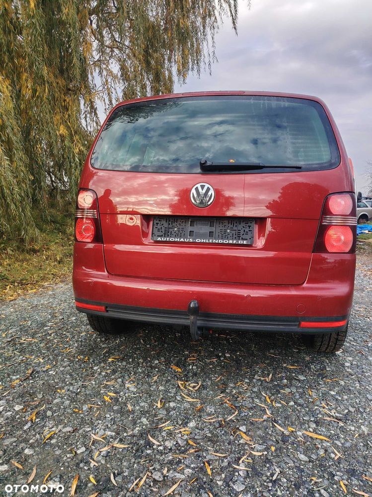 Volkswagen Touran - 8