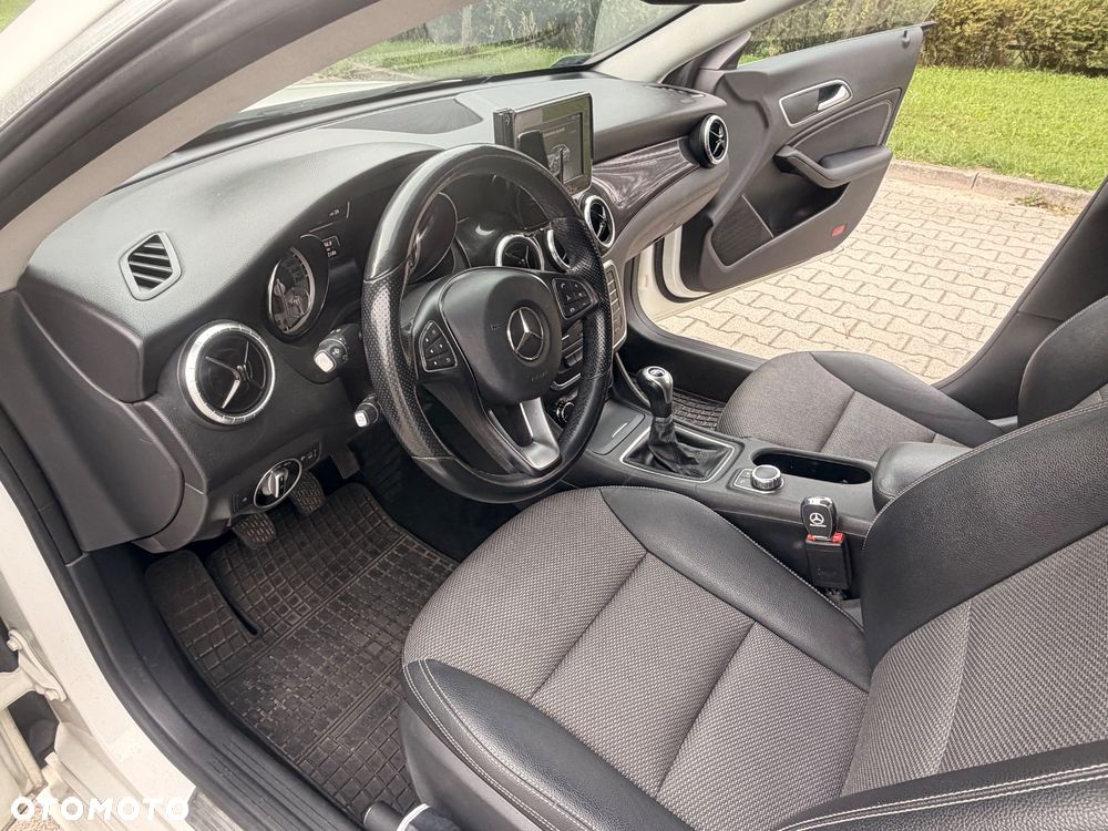 Mercedes-Benz CLA 180 d - 7