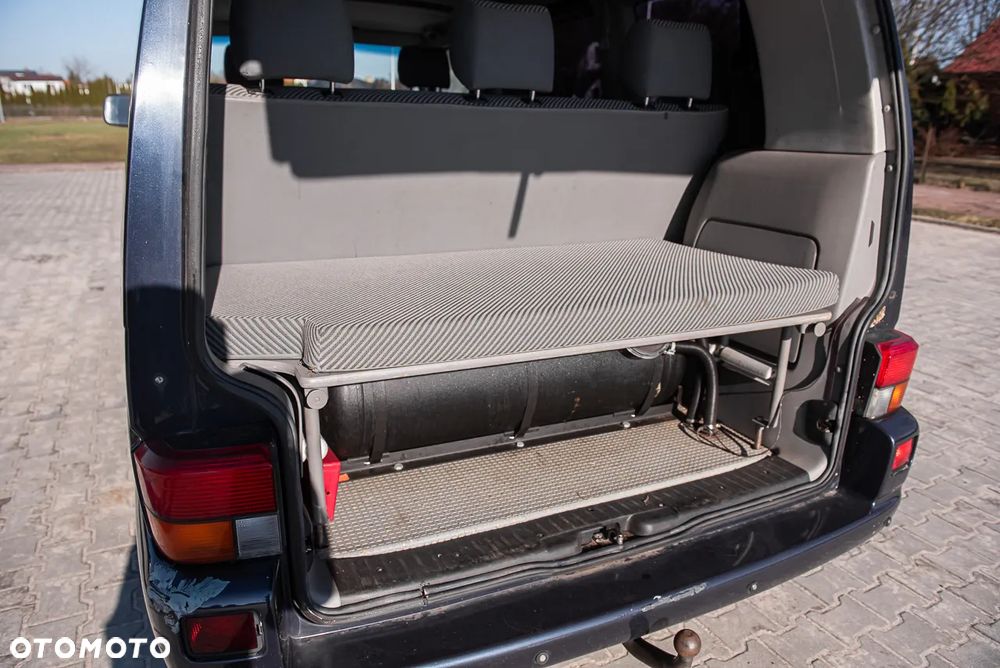 Volkswagen Multivan Standard - 13