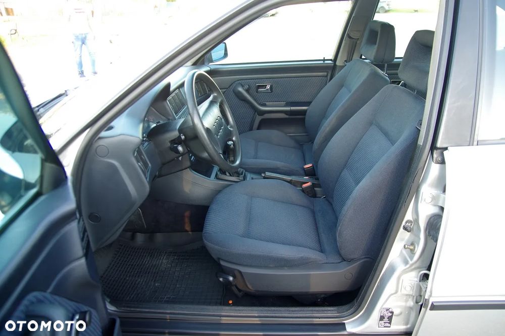 Audi 80 2.0 E - 25