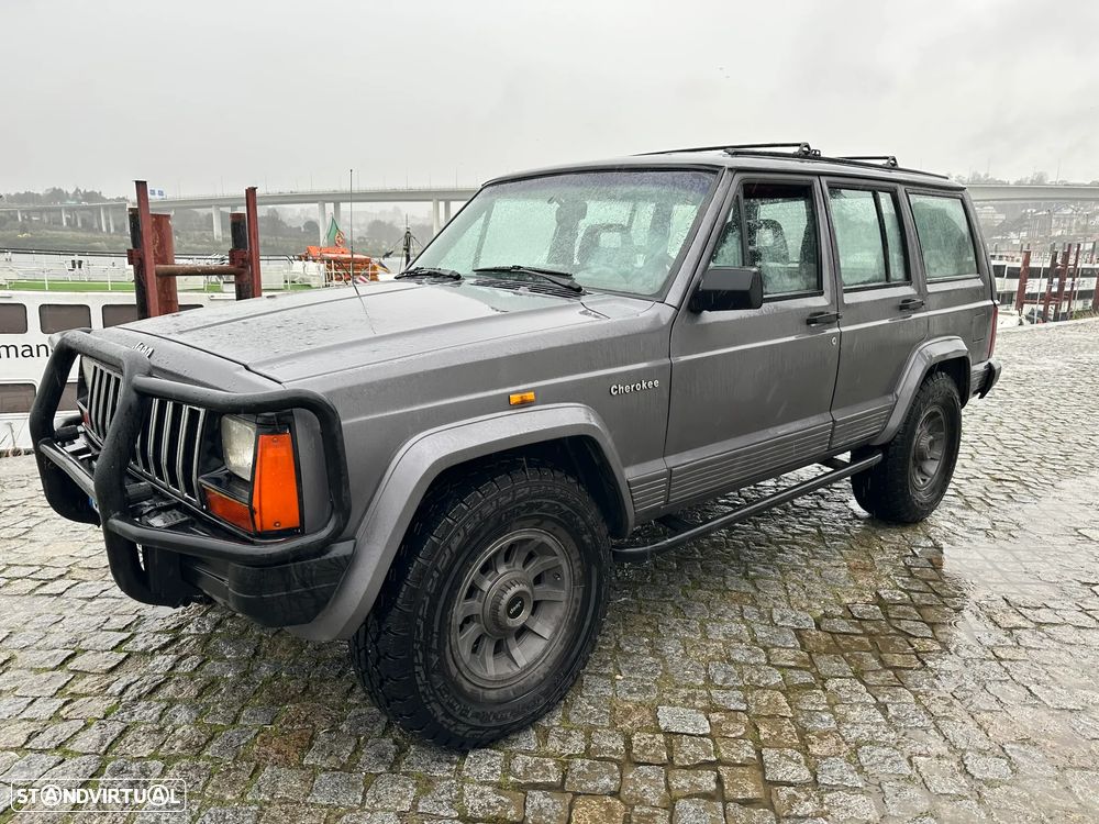 Jeep Cherokee - 1