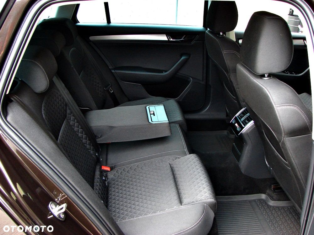 Skoda Superb 2.0 TDI DSG Style - 8