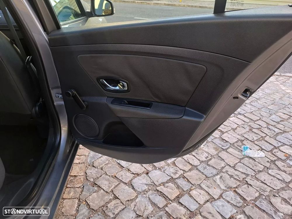 Renault Mégane Sport Tourer 1.5 dCi Comfort SS - 17