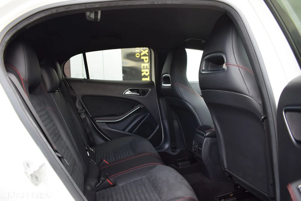 Mercedes-Benz GLA 250 4MATIC 7G-DCT AMG Line - 12