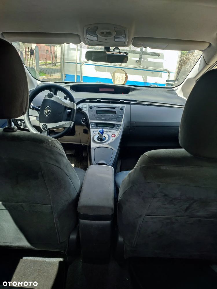 Toyota Prius 1.8 HSD Prestige - 7