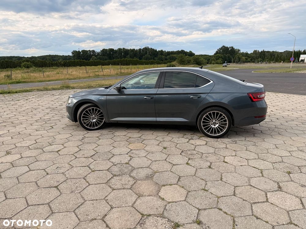 Skoda Superb 2.0 TDI 4x4 L&K DSG - 2