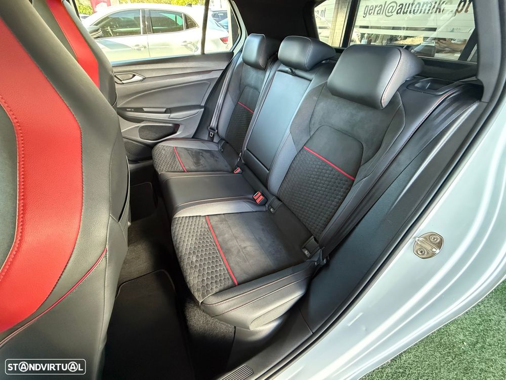 VW Golf 2.0 TSI GTI Clubsport 45 Years DSG - 30