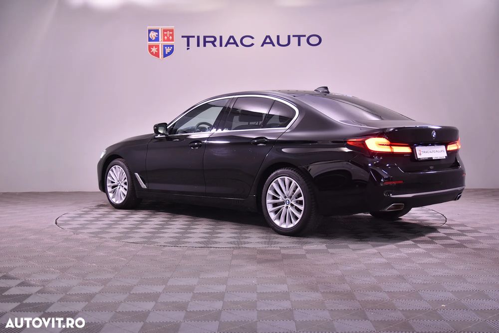 BMW Seria 5 520i AT - 3