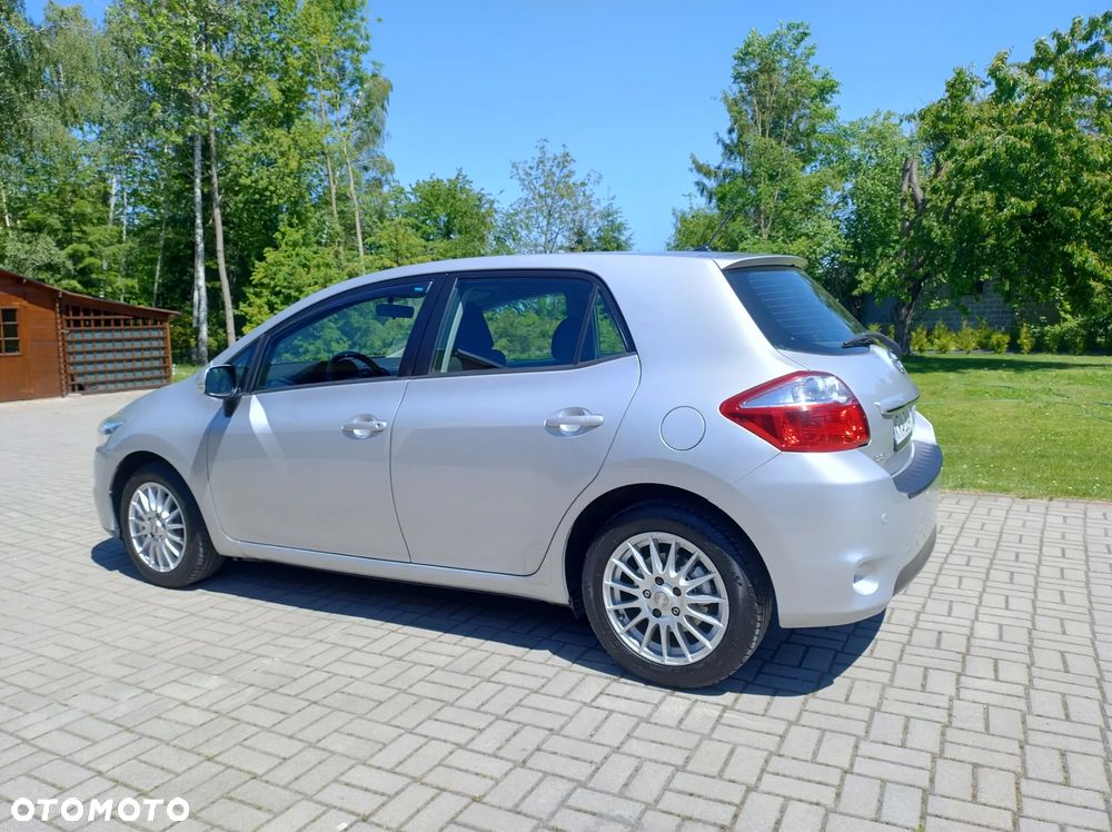 Toyota Auris 1.33 VVT-i - 10