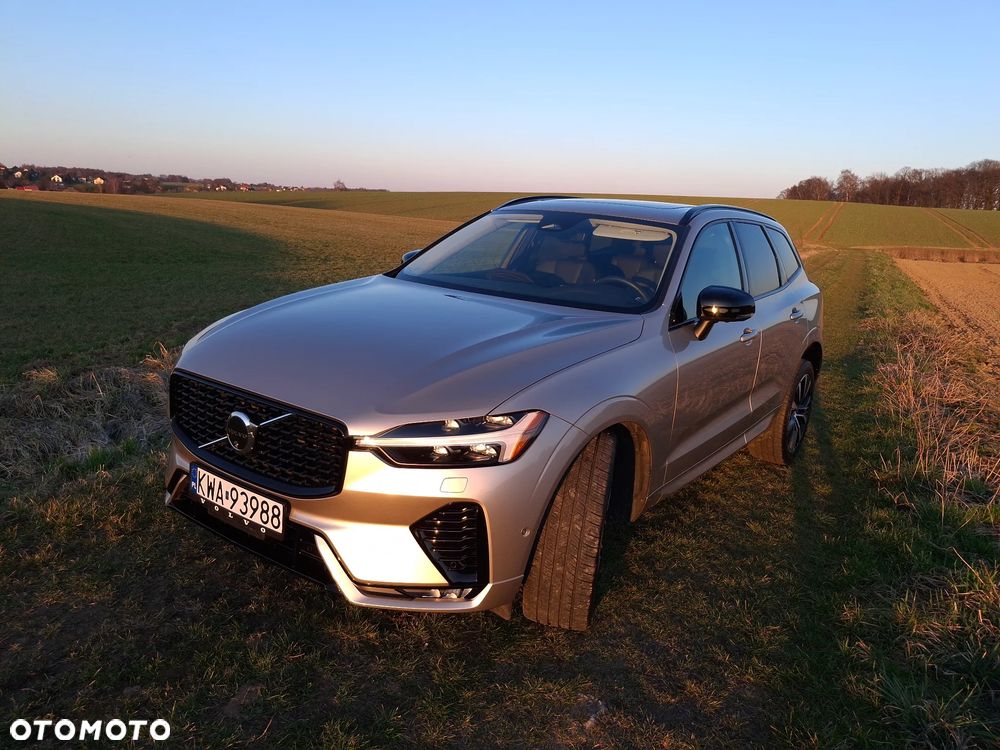 Volvo XC 60 B5 B AWD Plus Dark - 2
