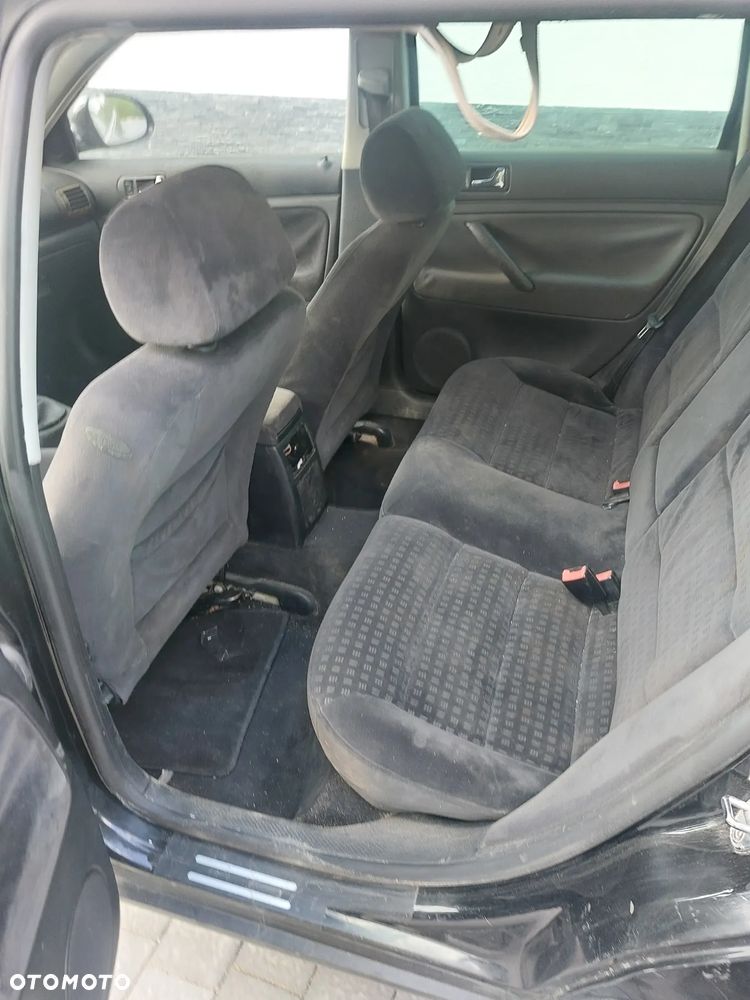 Volkswagen Passat 1.9 TDI Comfortline - 4
