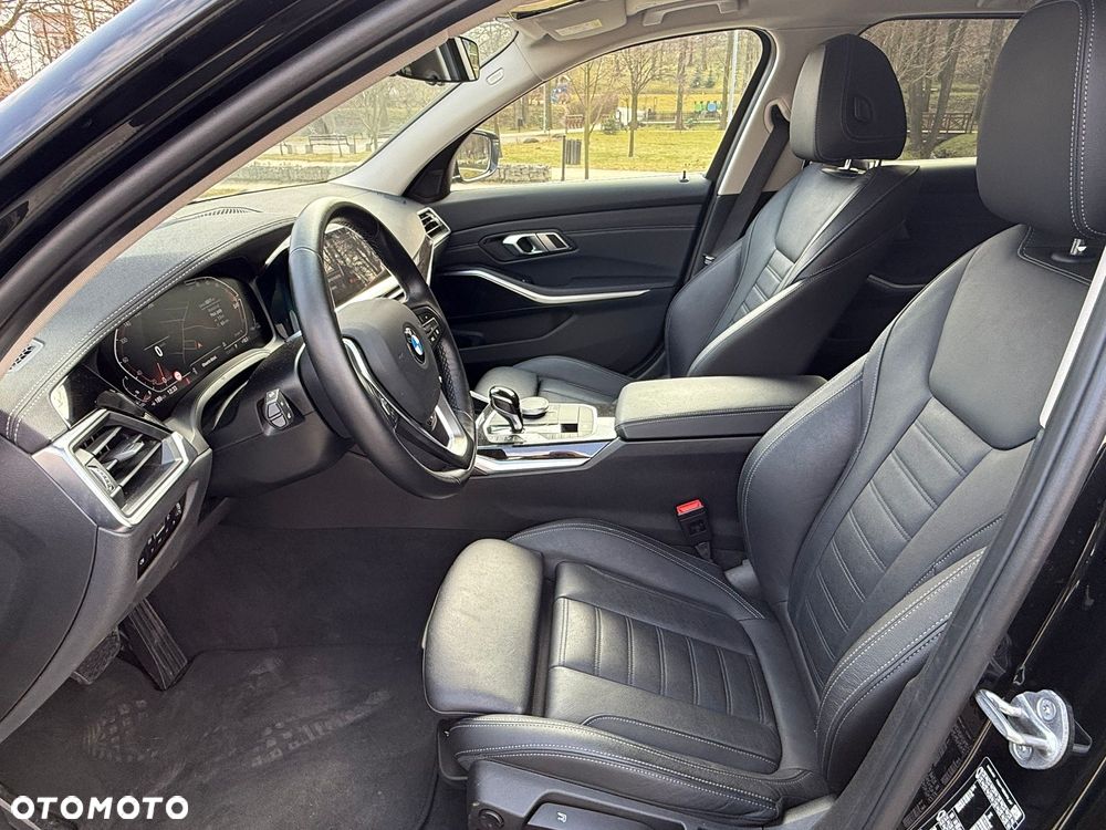 BMW Seria 3 320d xDrive Edition Luxury Line Purity - 17