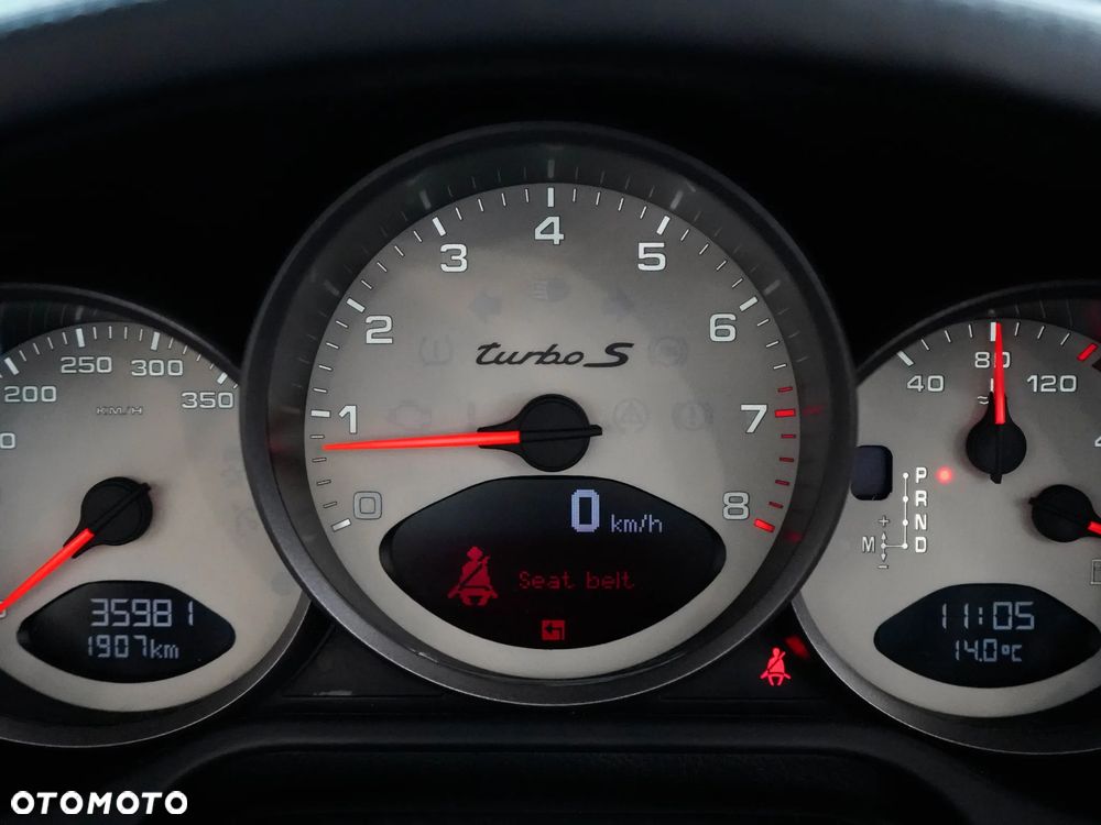 Porsche 911 Turbo S - 17