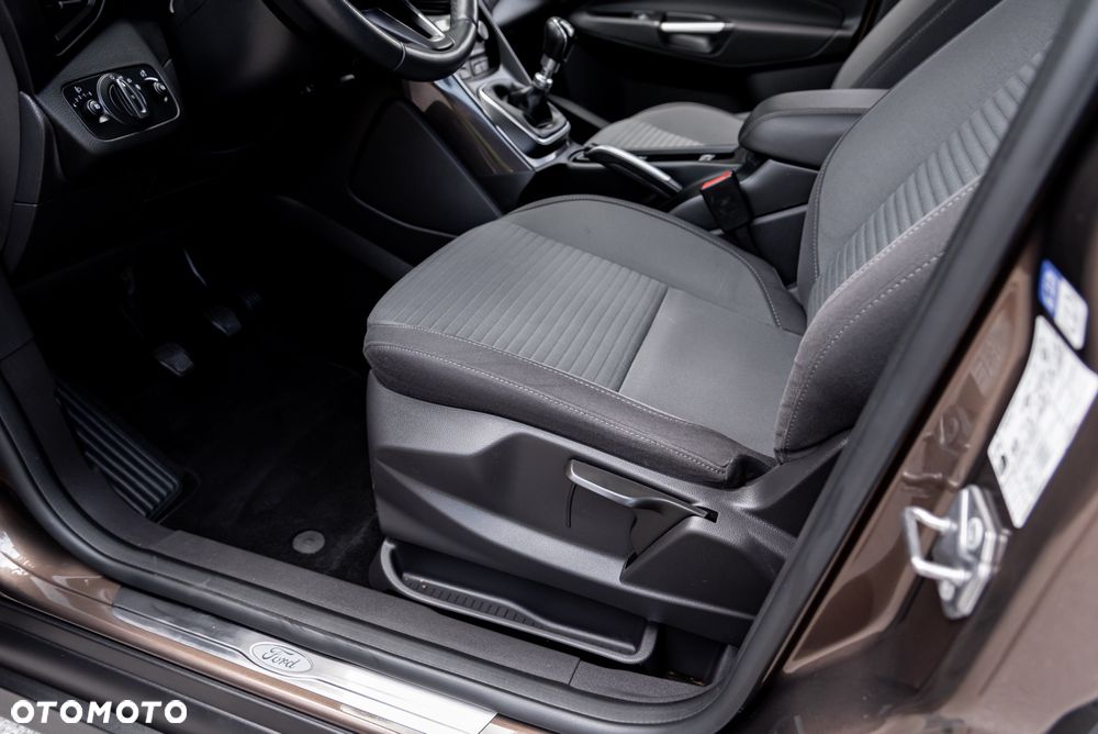 Ford Grand C-MAX - 19
