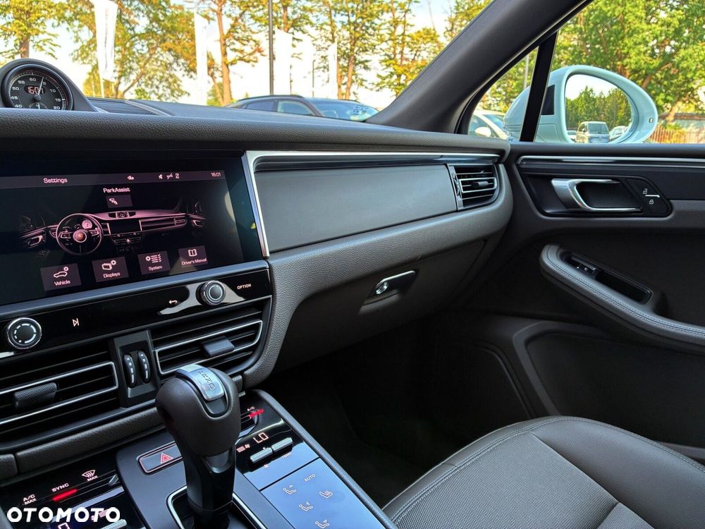Porsche Macan - 33
