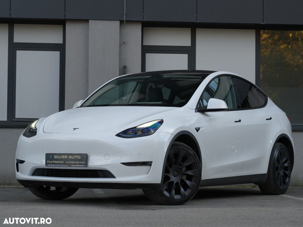 Tesla Model Y - 36