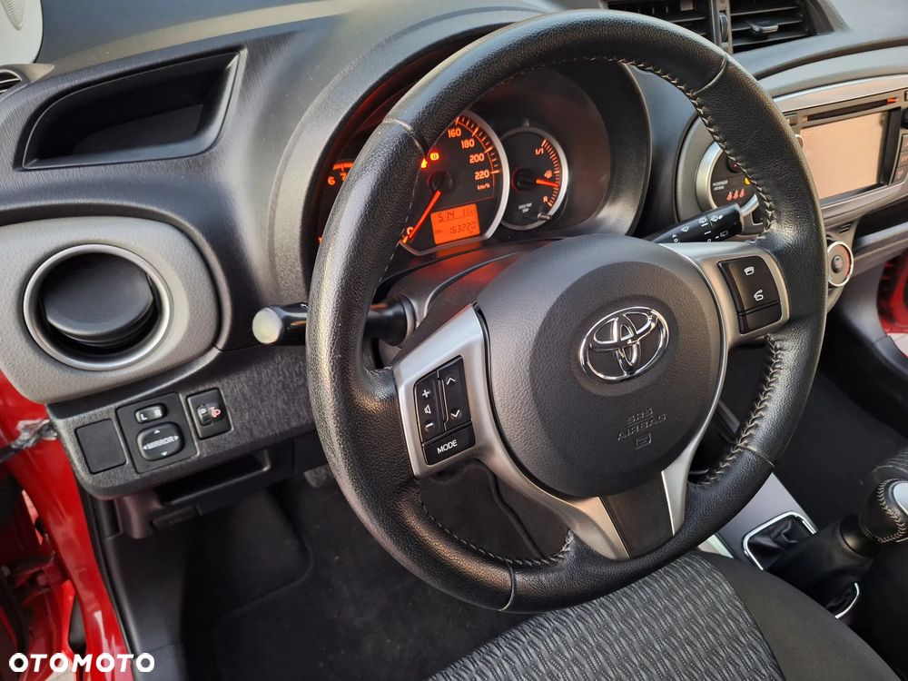 Toyota Yaris 1.0 Premium - 19