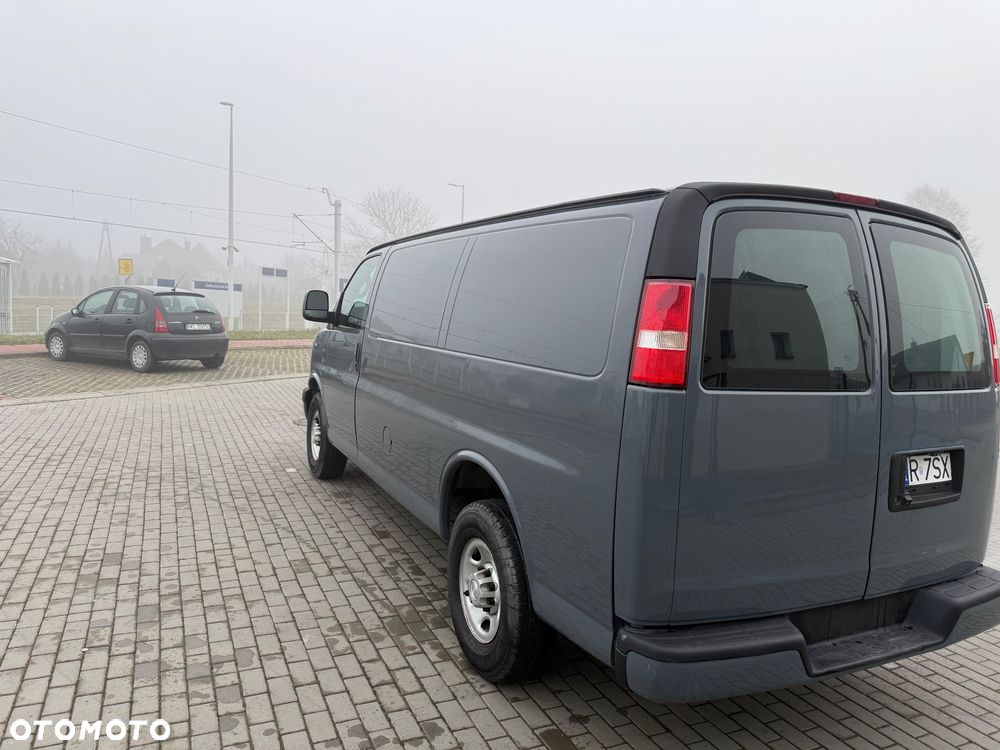 Chevrolet Express - 6