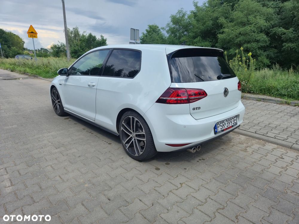 Volkswagen Golf - 5