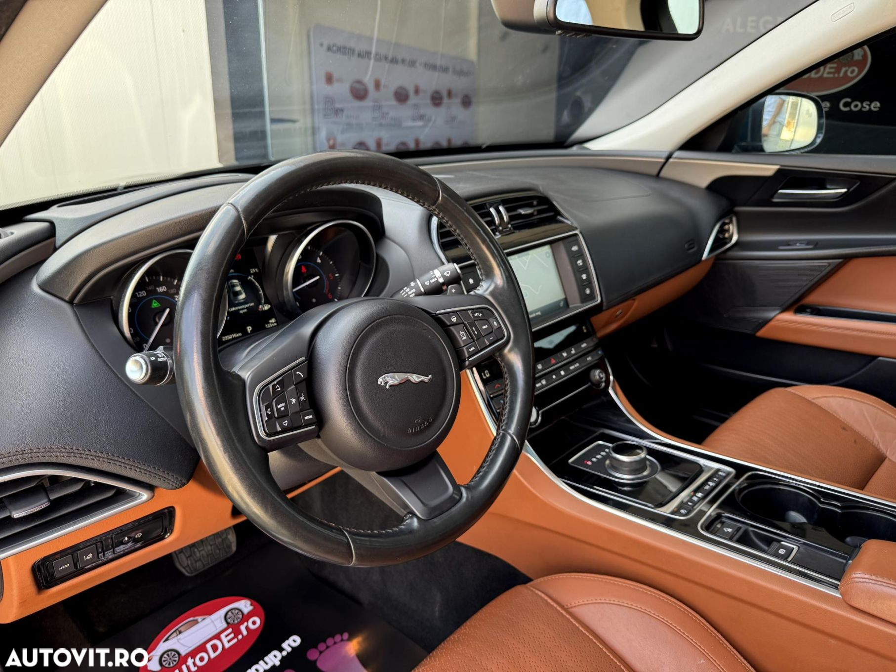 Jaguar XE 20d Aut. Portfolio - 5