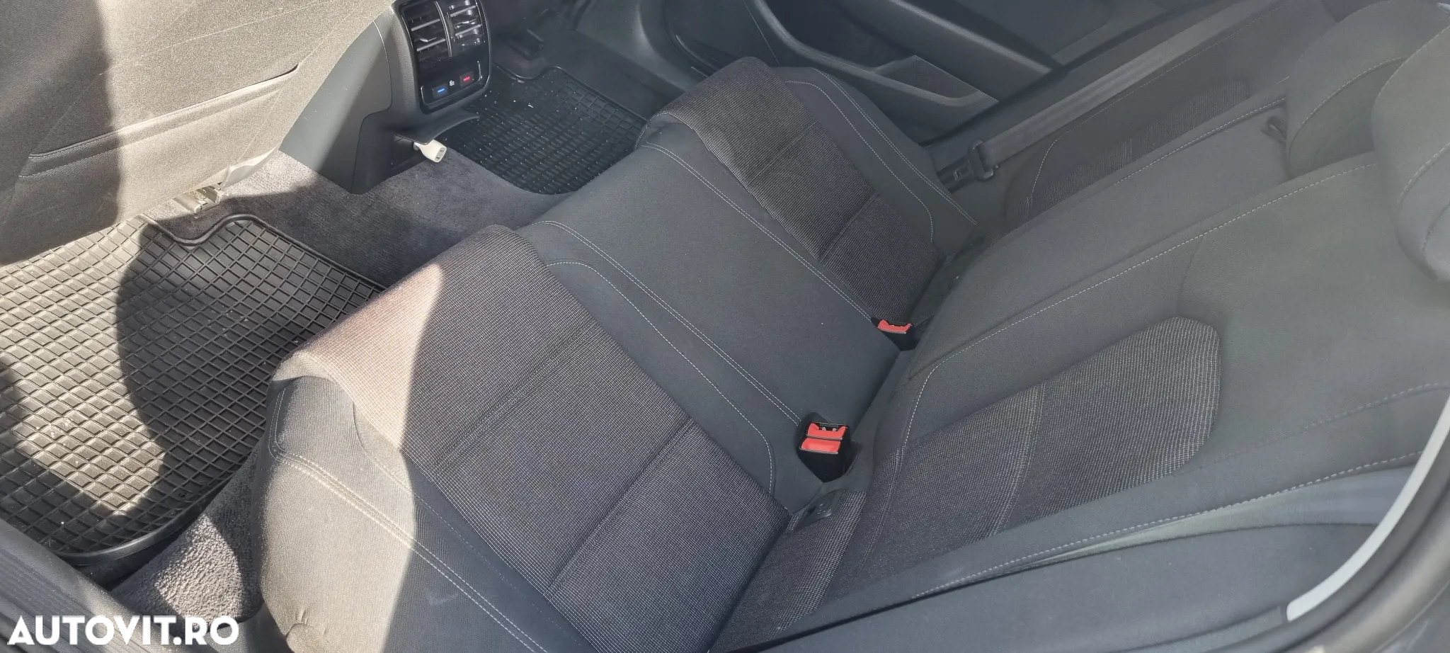 Volkswagen Passat Variant 2.0 TDI DSG Comfortline - 9