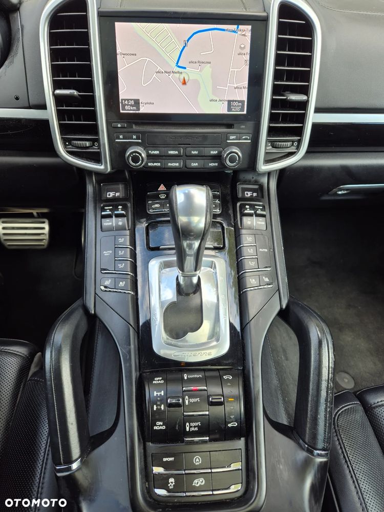 Porsche Cayenne - 21