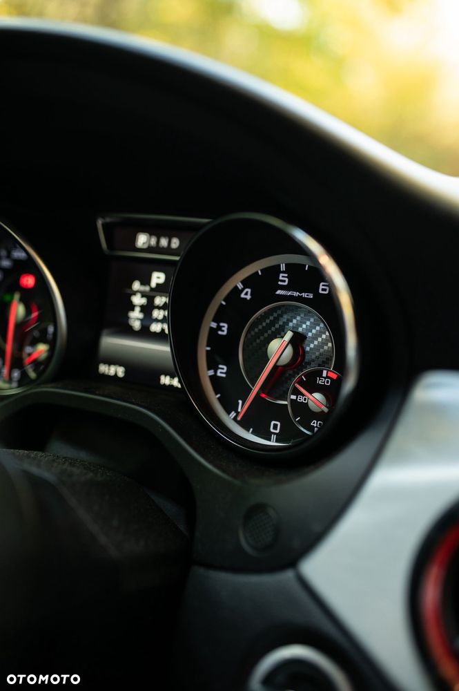 Mercedes-Benz CLA - 10
