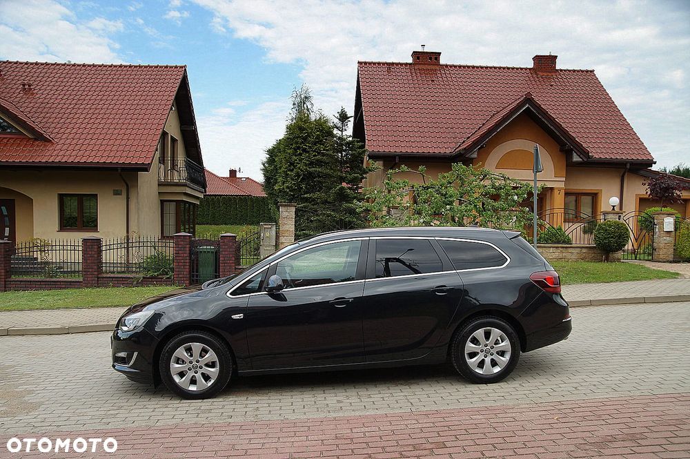 Opel Astra 1.4 T Cosmo S&S - 4