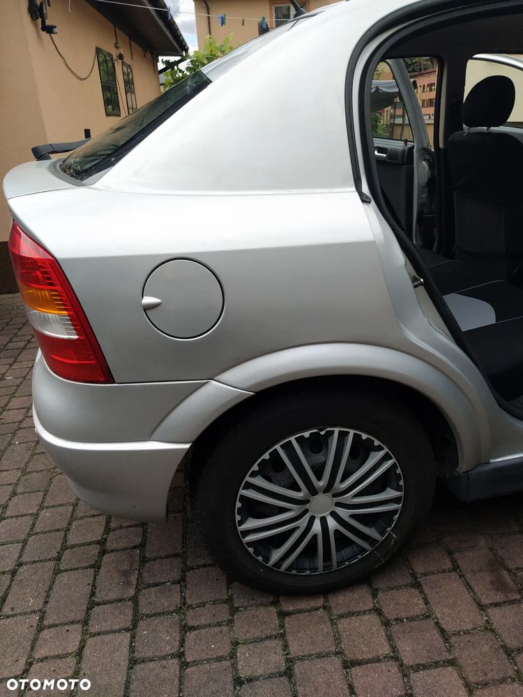 Opel Astra 1.4 - 5