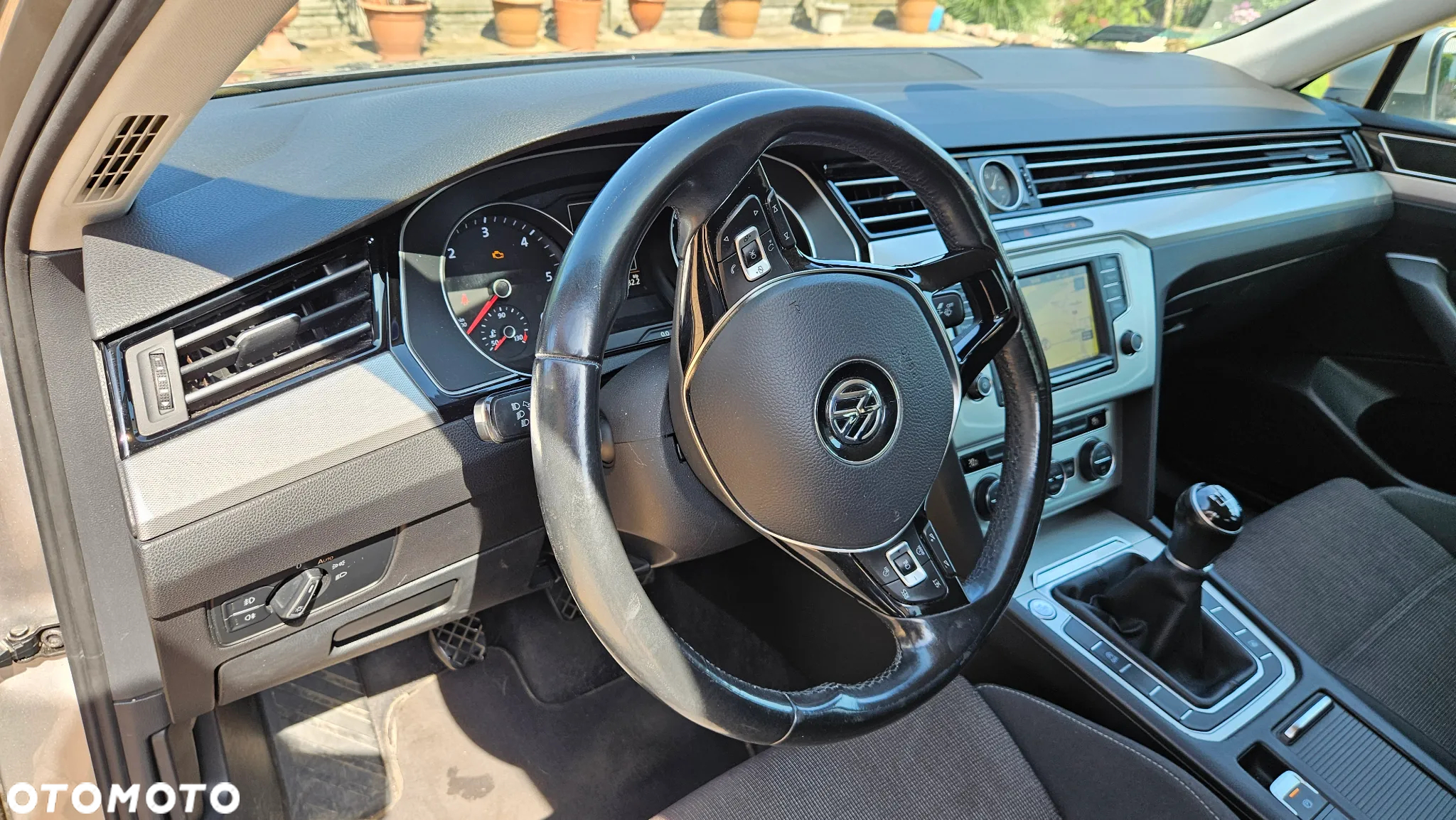 Volkswagen Passat - 16