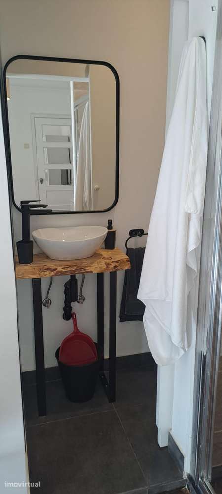 Quarto - localizado em Saldanha Lisbon - Grande imagem: 5/12