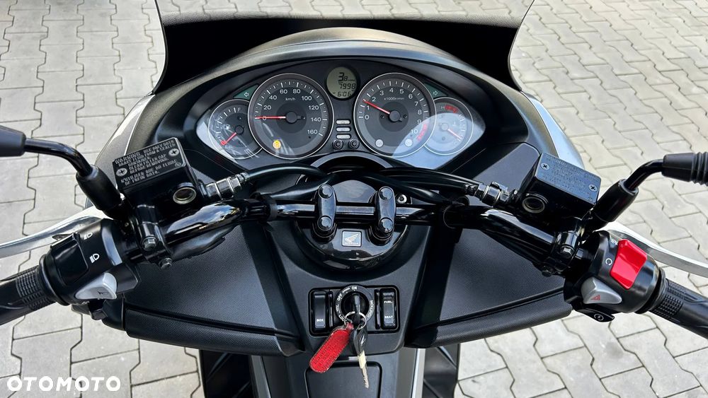 Honda NSS - 8