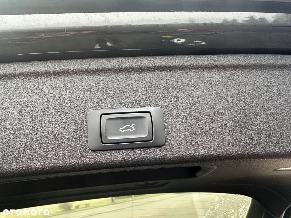 Audi A4 Avant 30 TDI S tronic - 12