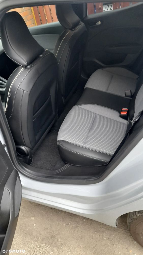 Renault Clio E-TECH 140 INTENS - 23