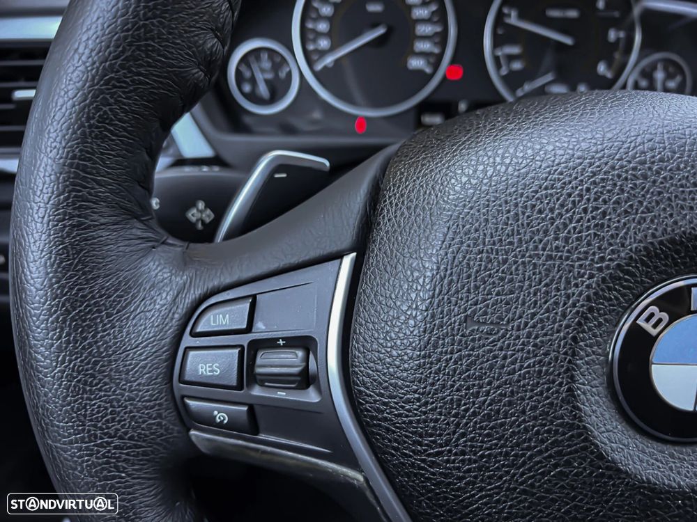 BMW 320 d Touring Auto Line Sport - 13