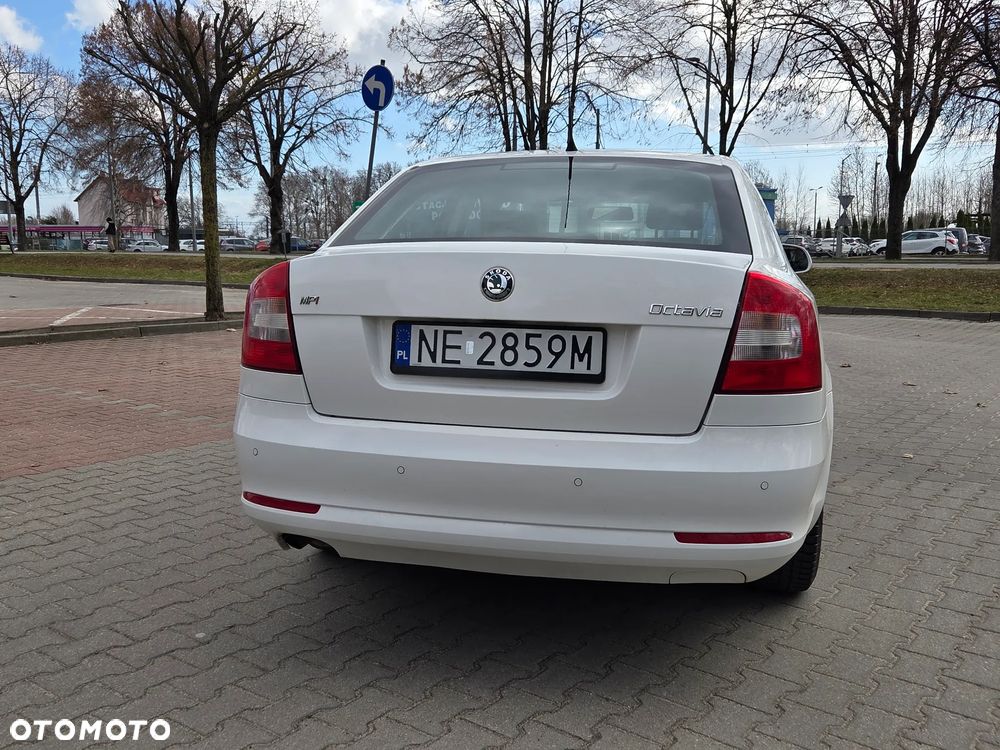 Skoda Octavia 1.6 Combi Classic - 10
