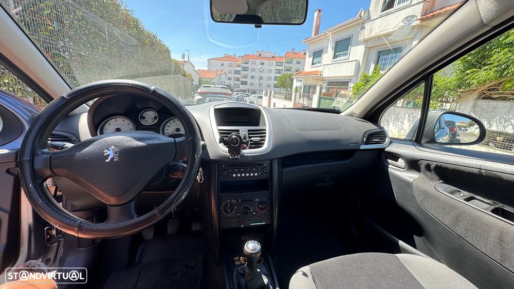 Peugeot 207 1.4 16V Trendy - 7